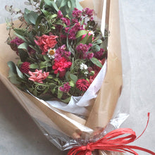 画像をギャラリービューアに読み込む, 【レッドカラー】スターチスと紫陽花のブーケ ドライフラワー 長さ30cm