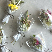 画像をギャラリービューアに読み込む, 【プチギフトにも】 ナチュラルカラーのミニブーケ