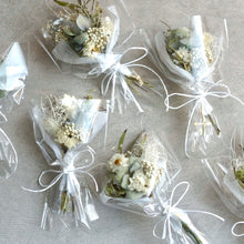 画像をギャラリービューアに読み込む, 【プチギフトにも】 白い草花のミニブーケ