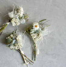 画像をギャラリービューアに読み込む, 【プチギフトにも】 白い草花のミニブーケ