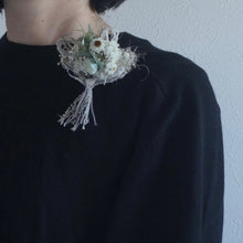 画像をギャラリービューアに読み込む, コサージュ 白い小花