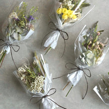 画像をギャラリービューアに読み込む, 【プチギフトにも】 ナチュラルカラーのミニブーケ