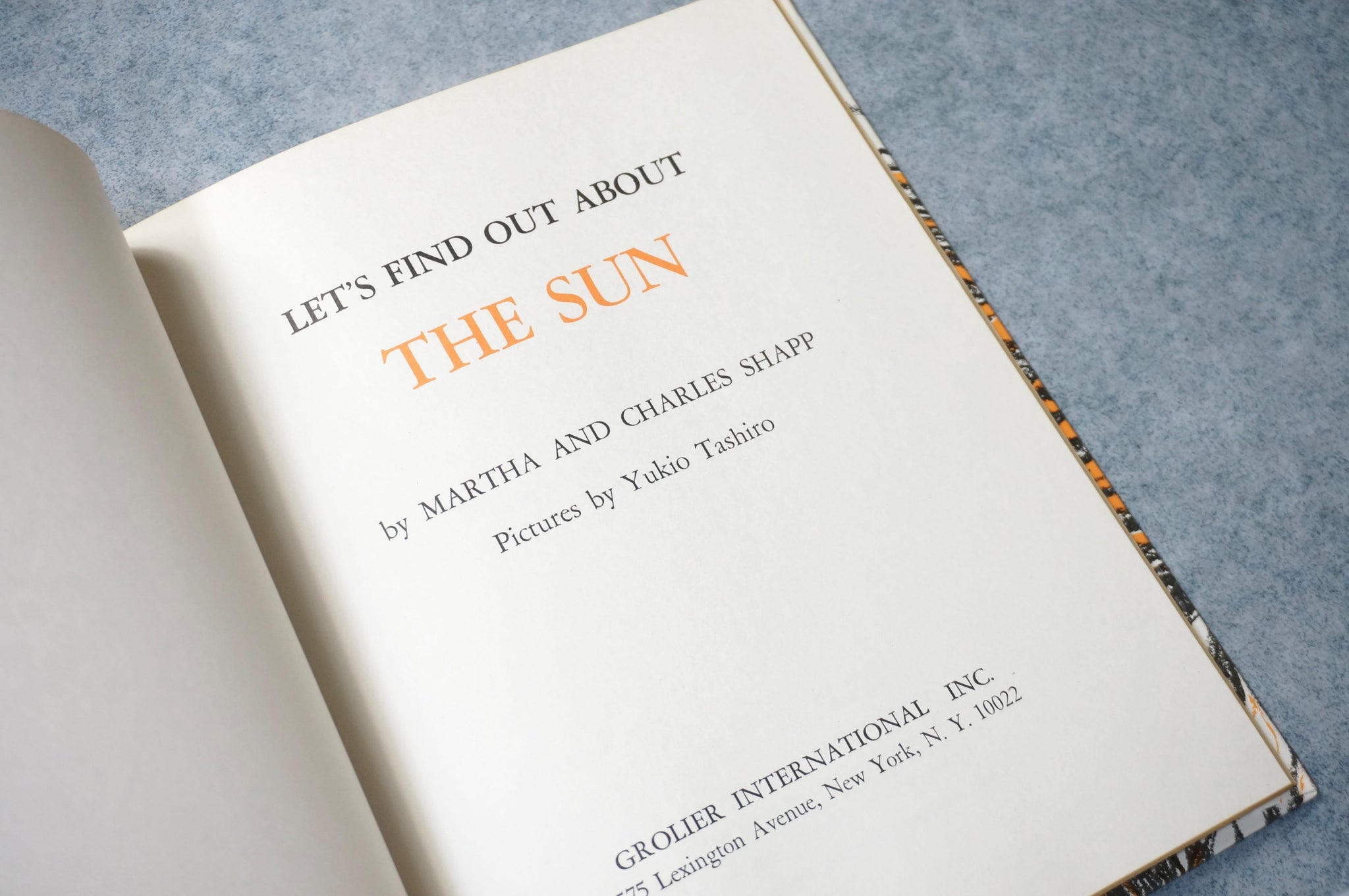 洋書 Let's Find Out About the Sun LET'S FIND OUT ABOUT THE SUN – 枯淡苑
