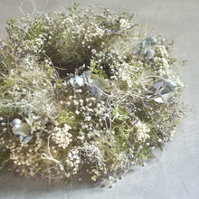 画像をギャラリービューアに読み込む, 夏の星空リース 直径23cm｜Smoke Tree and baby&#39;s breath（スモークツリーとかすみ草）
