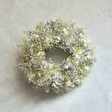 画像をギャラリービューアに読み込む, 夏の星空リース 直径23cm｜Smoke Tree and baby&#39;s breath（スモークツリーとかすみ草）
