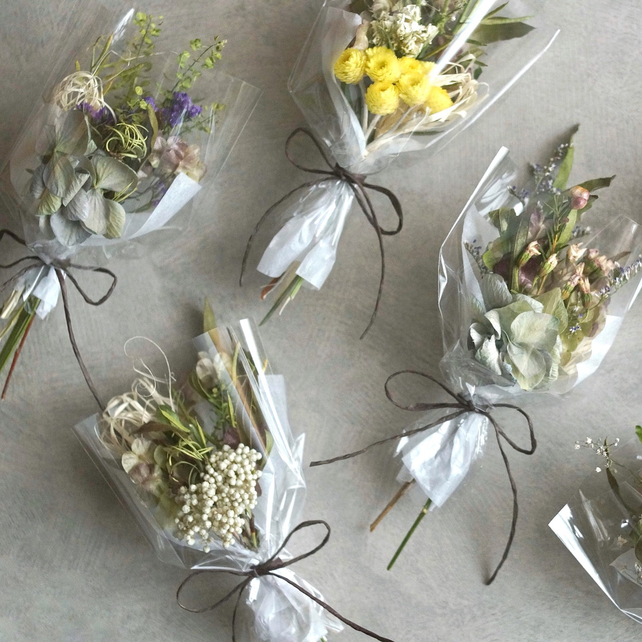 プチギフトにも】 ナチュラルカラーのミニブーケ – 枯淡苑